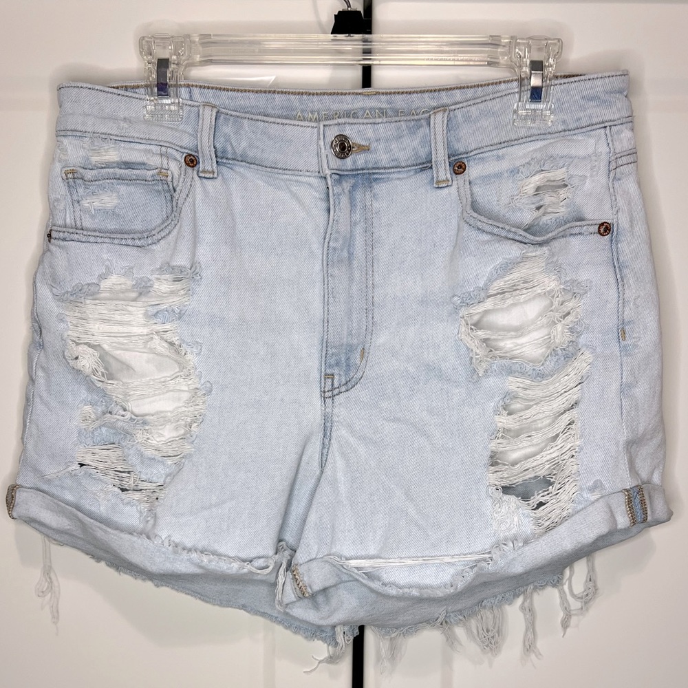AEO High-rise Mom Jean Shorts Distressed Sz 14